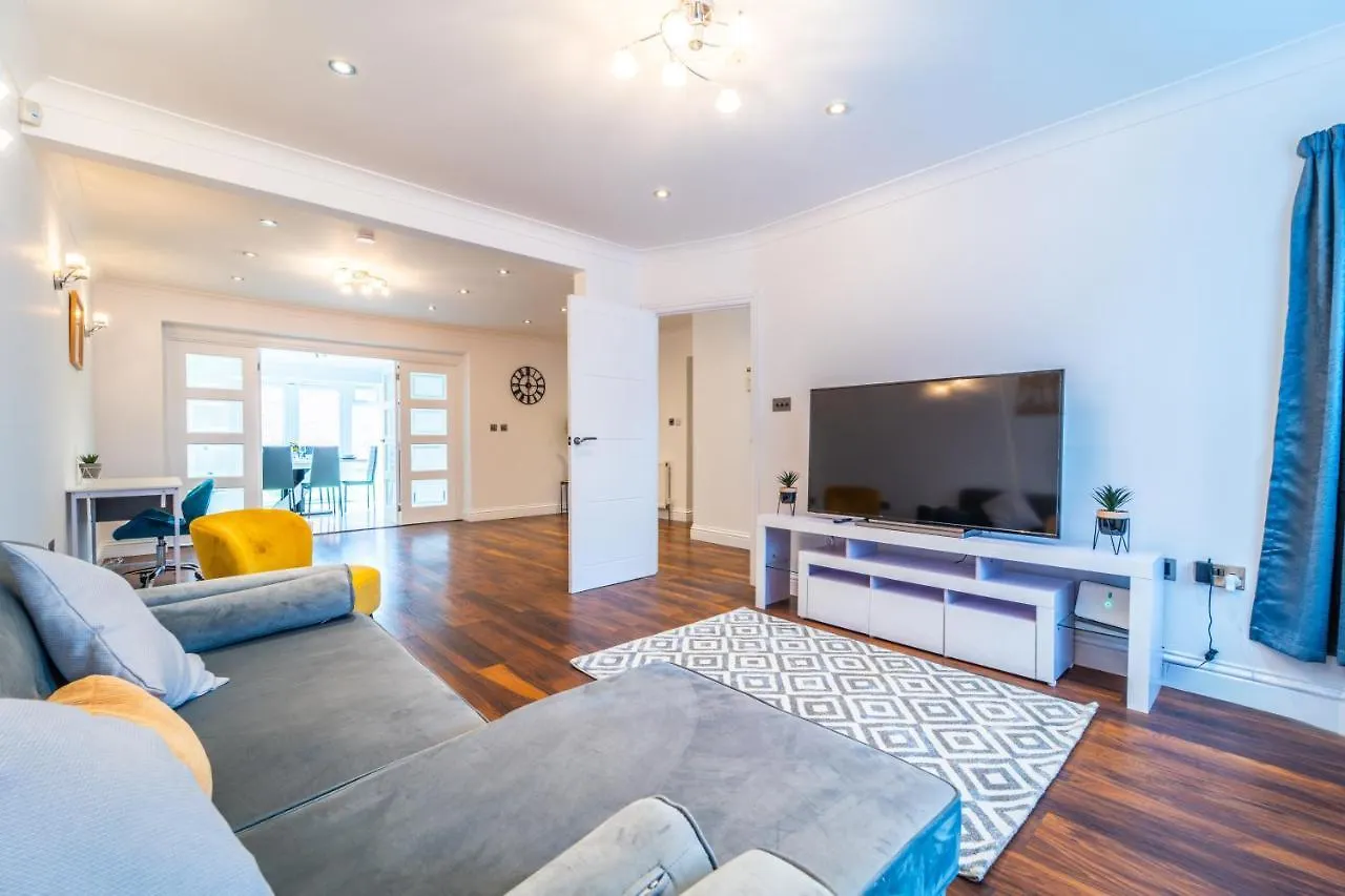 Modern Spacious 4 Bed Hayes Home With Free Parking United Kingdom